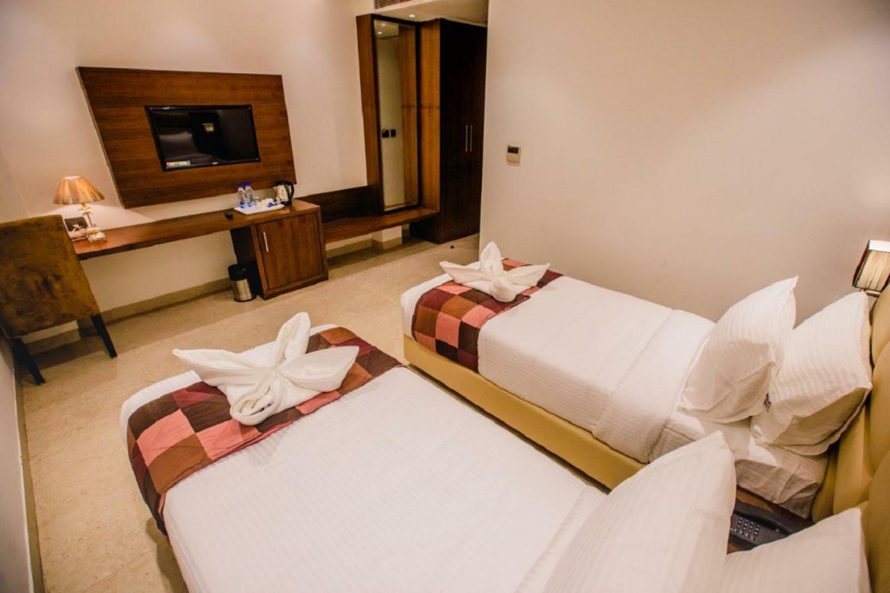 Hotel Ten Square, India 아그라 외부 사진