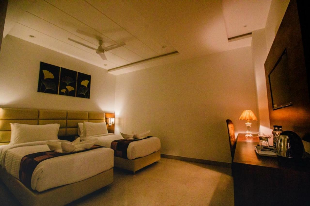 Hotel Ten Square, India 아그라 외부 사진
