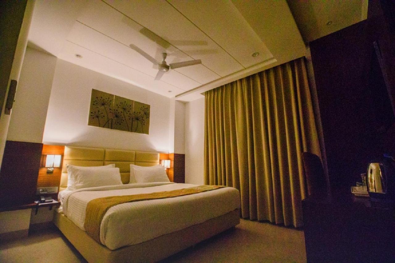 Hotel Ten Square, India 아그라 외부 사진